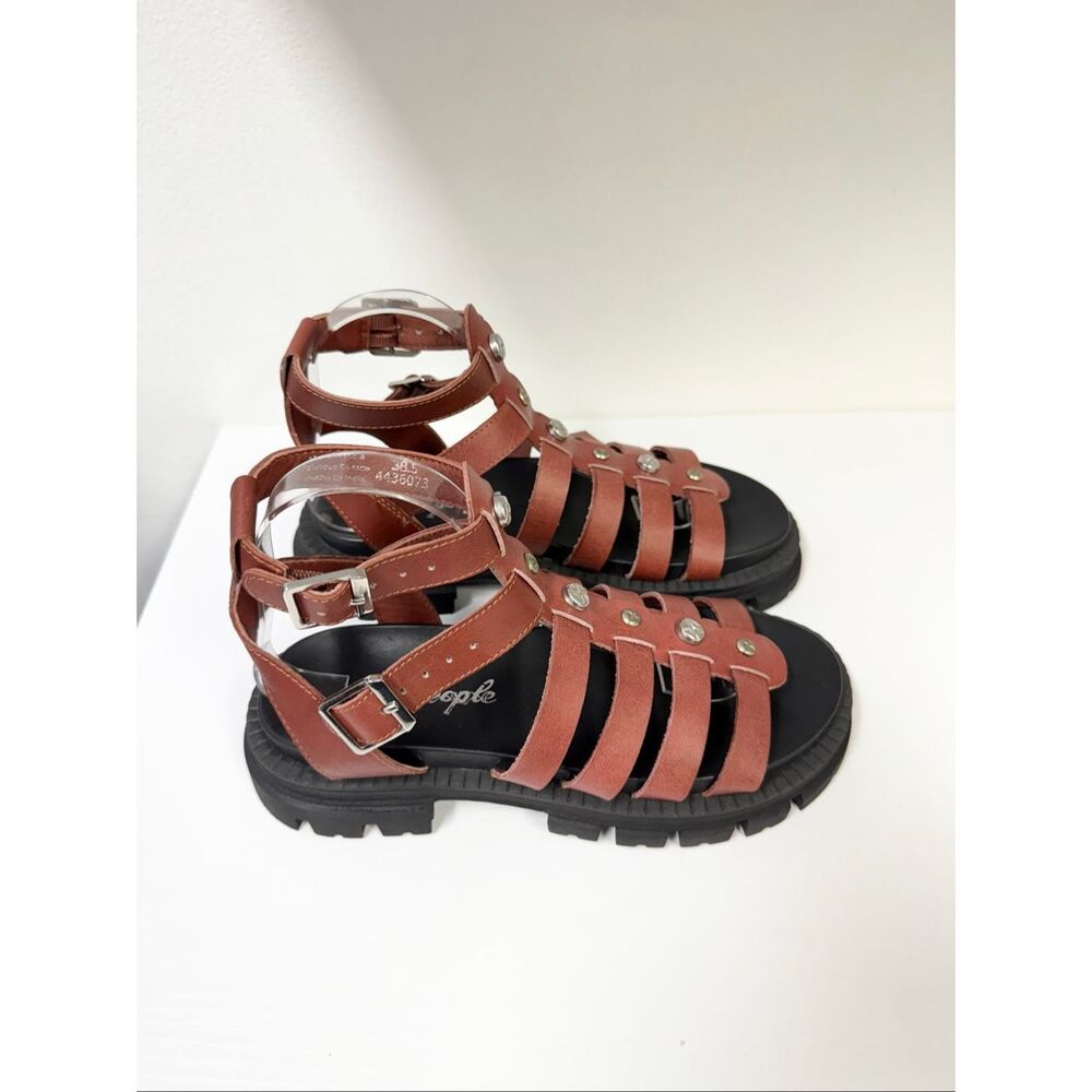 Free People Hadley Hammered Stud Sandals Leather Gladiator 38.5 8.5‎ - Picture 2 of 8